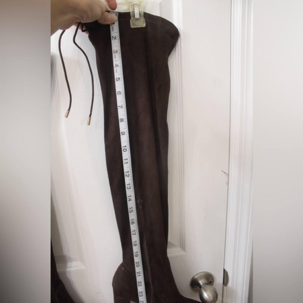 BAMBOO Size 10 Brown Over the Knee Suede Boots with tie on back - Picture 6 of 13